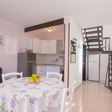 Holiday House Ingrid Malinska Zewnętrze zdjęcie