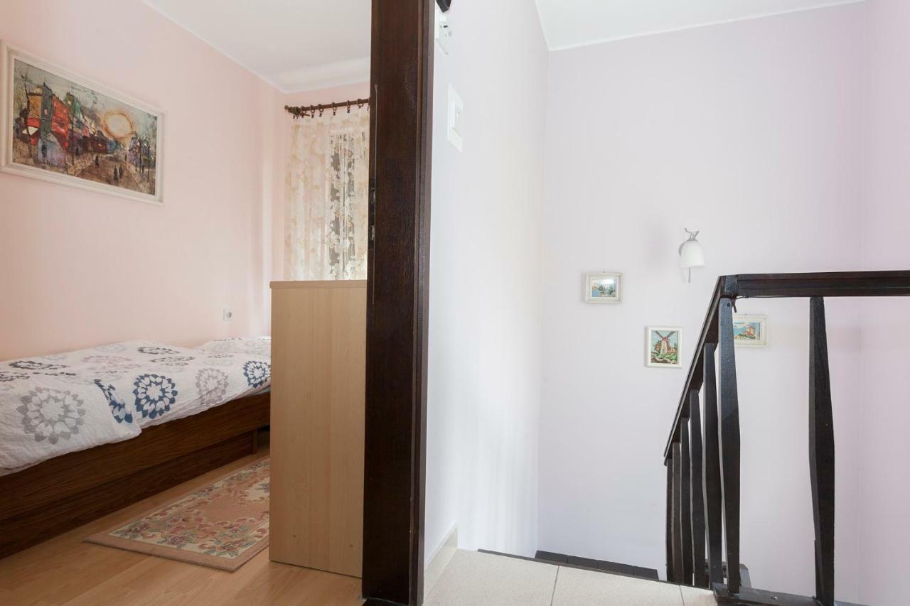 Holiday House Ingrid Malinska Zewnętrze zdjęcie
